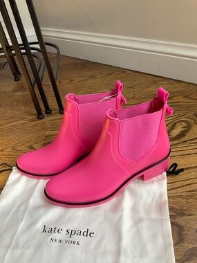 Kate Spade Barbie pink preppy rain boots NWT size 8